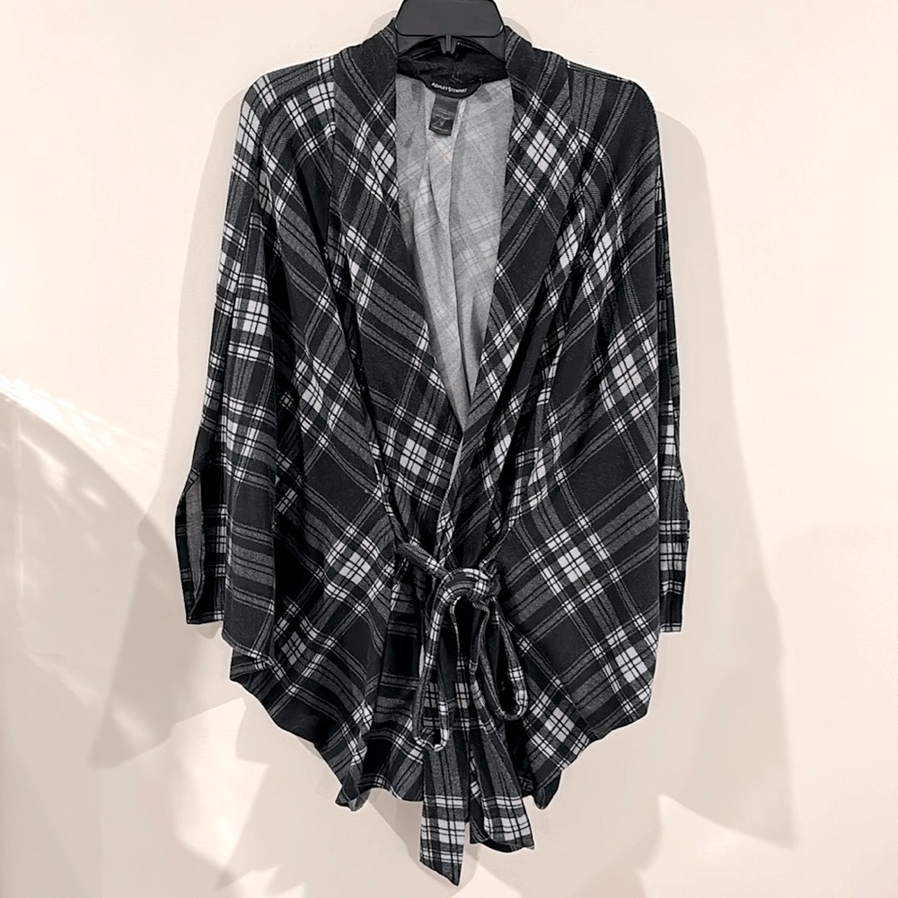 Ashley Stewart Black White Plaid Cape Shawl Size 12
